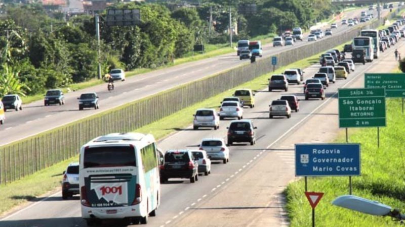 Mais de 500 mil veículos devem passar pela BR-101 durante feriadão