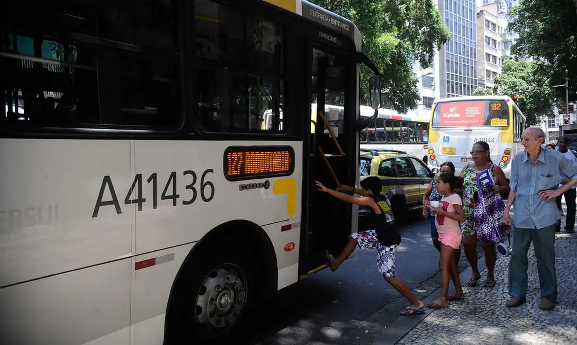 Paralisação afeta seis linhas de ônibus no Rio; veja alternativas