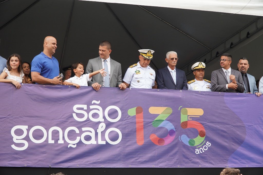 São Gonçalo comemora 135 anos com desfile cívico-militar no Centro da cidade