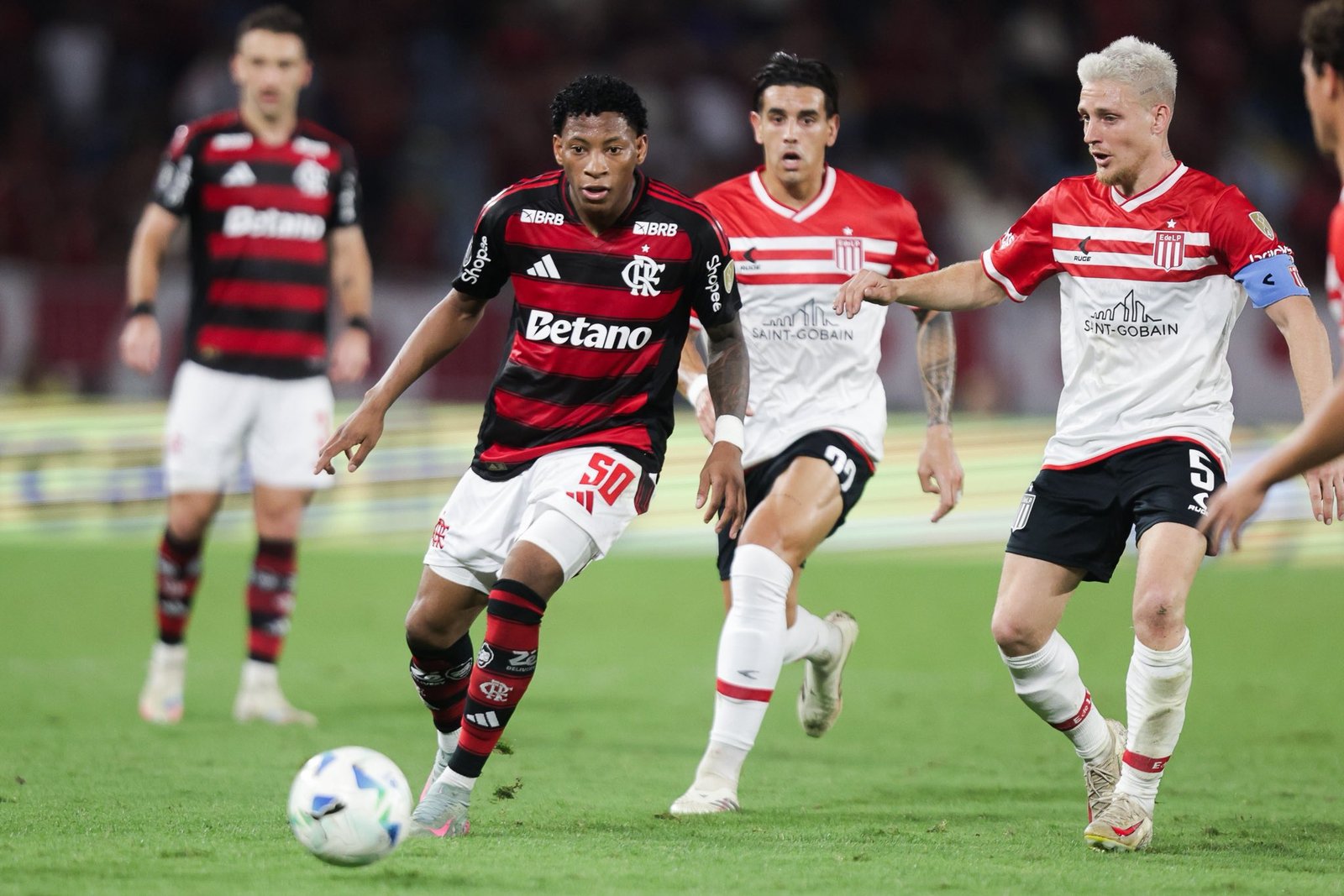 Após recurso, Conmebol libera Gonzalo Plata para o duelo de volta da Libertadores