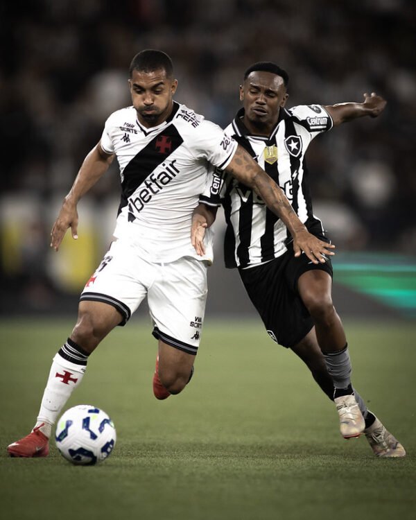 Vasco supera Botafogo nos pênaltis e garante vaga na semifinal da Copa do Brasil 2025