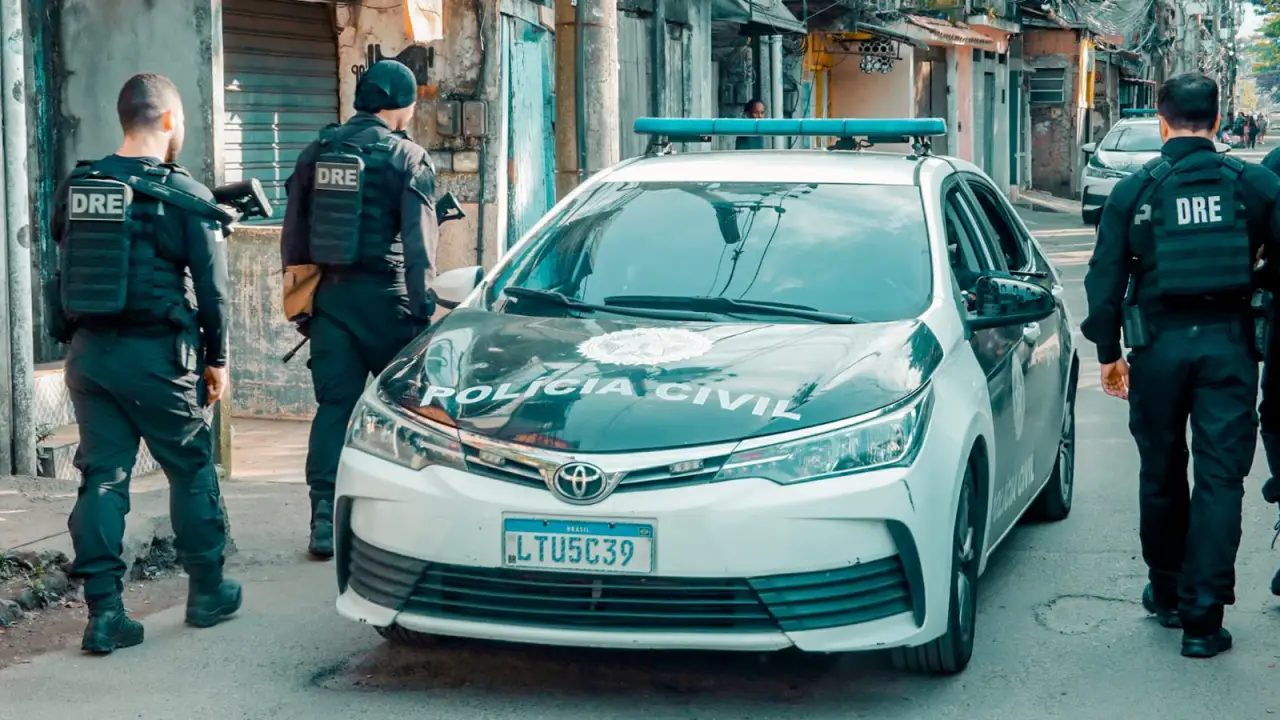 Megaoperação no Rio: forças de segurança tentam frear avanço do Comando Vermelho