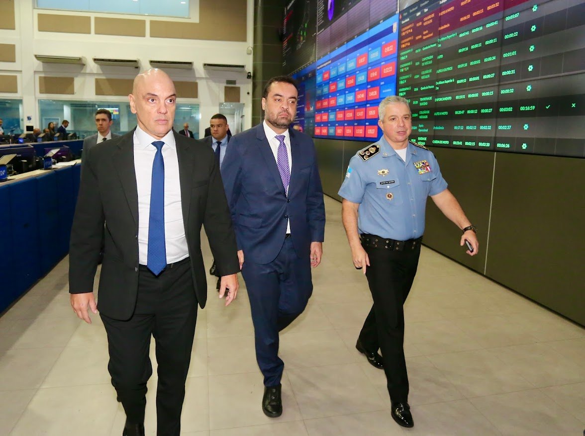RJ: Governador recebe ministro Alexandre de Moraes no Centro Integrado de Comando e Controle