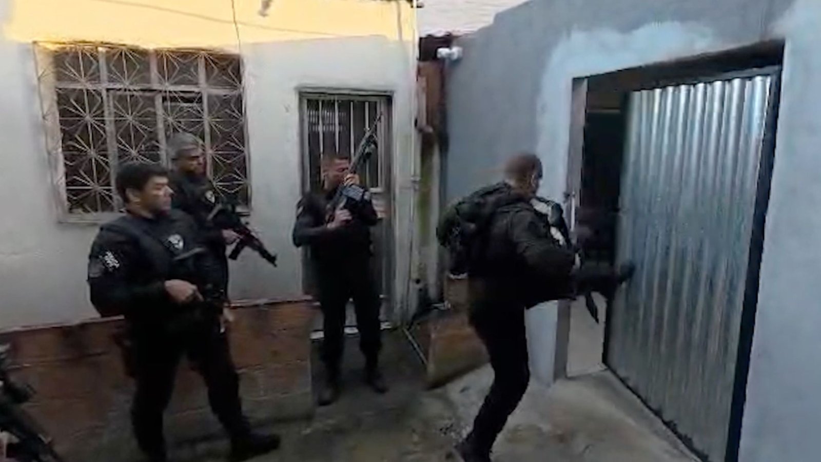 RJ: Polícia prende pastor ligado ao Comando Vermelho que extorquia empresas em Caxias