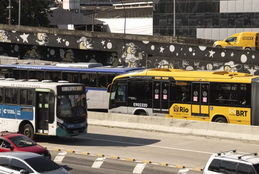 Rio define amarelo como cor padrão dos ônibus da capital