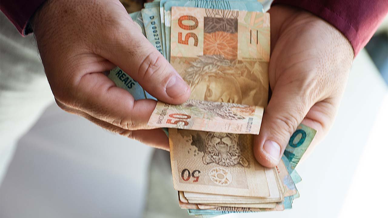 Governo publica reajuste do novo valor do salário mínimo para 2026