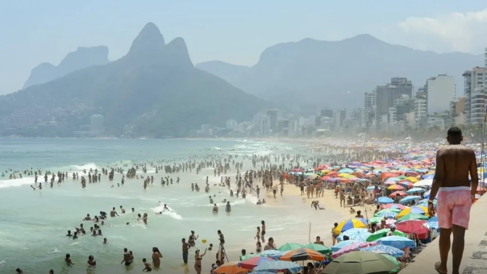 Rio atinge 40,8°C e segue em nível 3