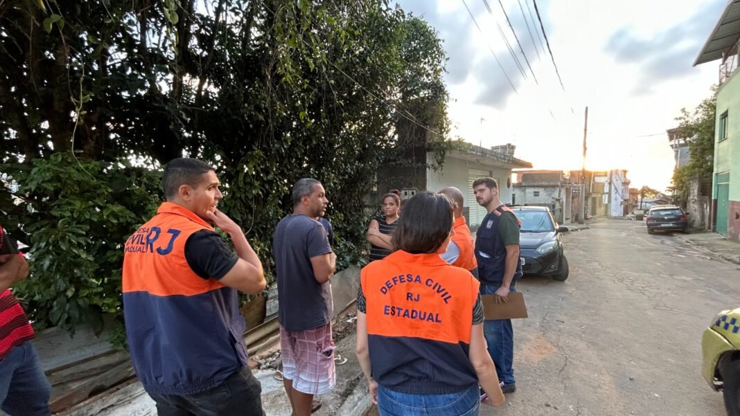 Rio reforça ações de emergência em Juiz de Fora com equipe da Defesa Civil